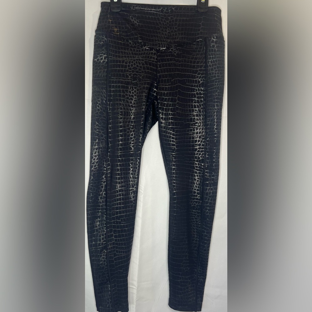 Victoria Secret Pink Active Wear Leggings Women’s Small Snake Print Black
